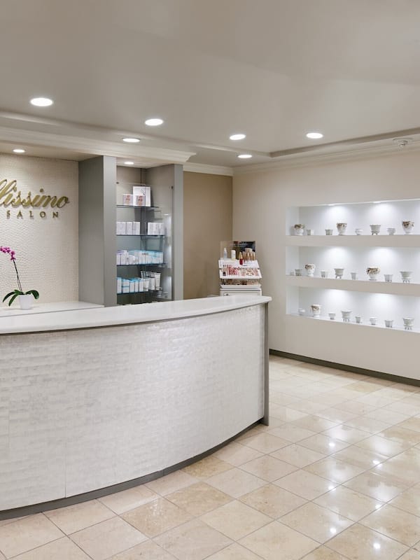Welcome to Bellissimo, where guests can check in and enjoy a clean, inviting atmosphere.