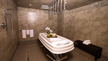 Salas para tratamentos a dois, tratamentos corporais, hidroterapia