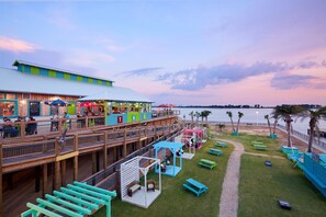 8 restaurants, breakfast, lunch, dinner served; local cuisine - Harrah’s Gulf Coast – A Caesars Rewards Destination (Biloxi)