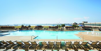 Outdoor pool amenities at Harrahs Gulf Coast