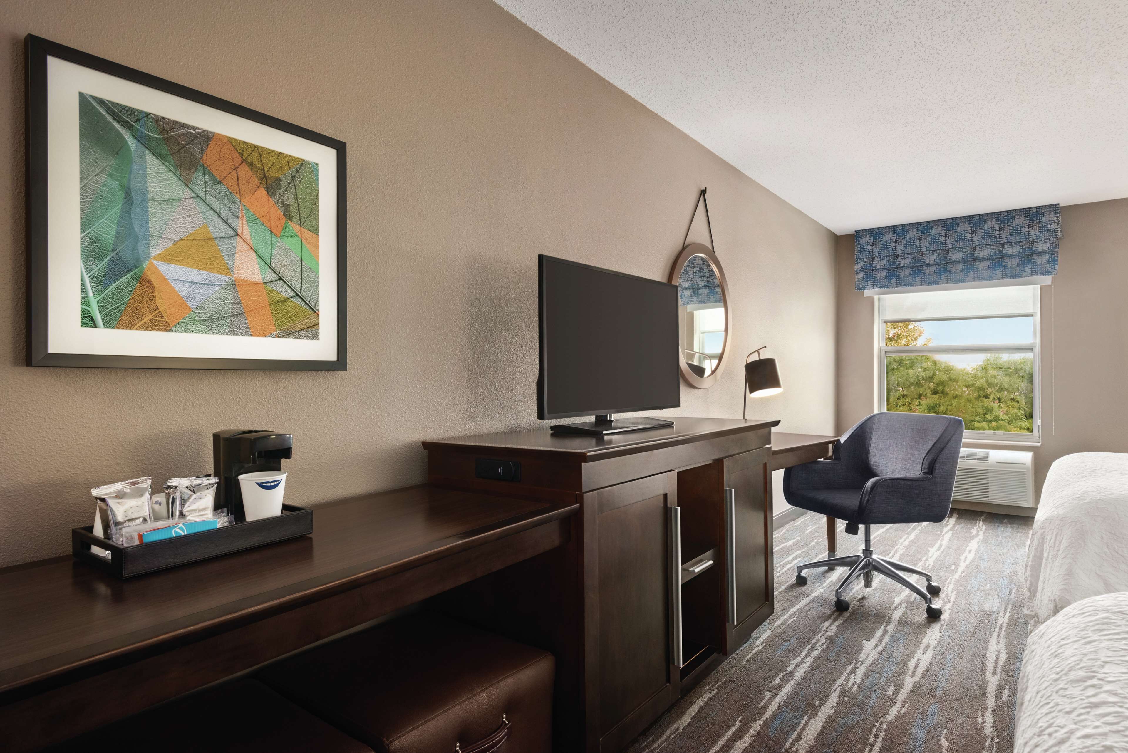 premium bedding, in-room safe, desk, laptop workspace