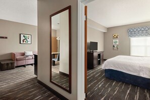 1 KING MOBILITY ACCESS TUB SUITE NONSMOKING | Premium bedding, in-room safe, desk, laptop workspace - Hampton Inn & Suites Ft. Wayne-North (Fort Wayne)