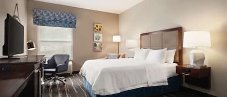 Sengetøy av topp kvalitet, safe på rommet og skrivebord