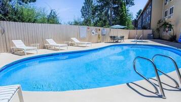 Alberca al aire libre por temporada