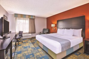 Room, 1 King Bed, Non Smoking | Premium bedding, desk, iron/ironing board, free cribs/infant beds