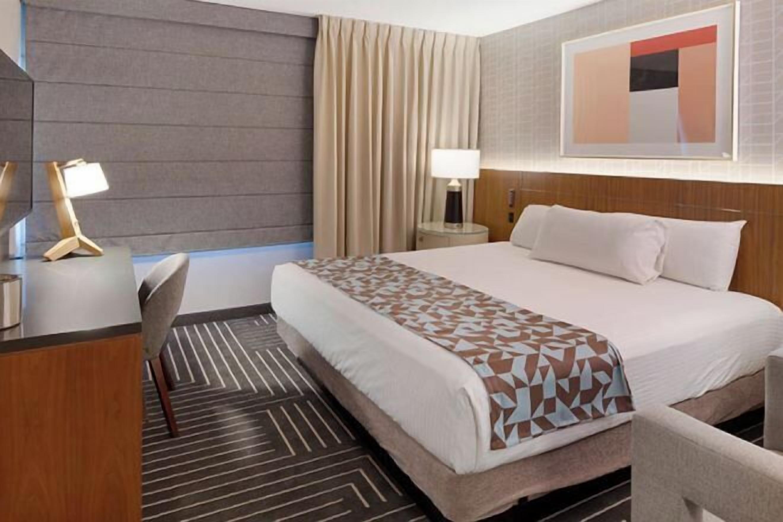 Premium bedding, in-room safe, desk, laptop workspace