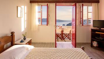 Junior Suite, Sea View | In-room safe, iron/ironing board, free WiFi, bed sheets