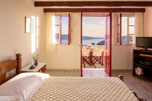 Junior Suite, Sea View | Coffres-forts dans les chambres, fer et planche à repasser