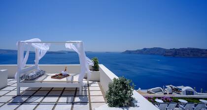 Nikos Villas Hotel in Oia Santorini