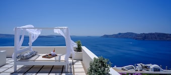 Nikos Villas Hotel in Oia Santorini