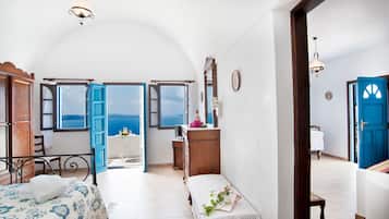 Junior Suite,Caldera View | 2 camere, una cassaforte in camera, ferro/asse da stiro, Wi-Fi gratuito