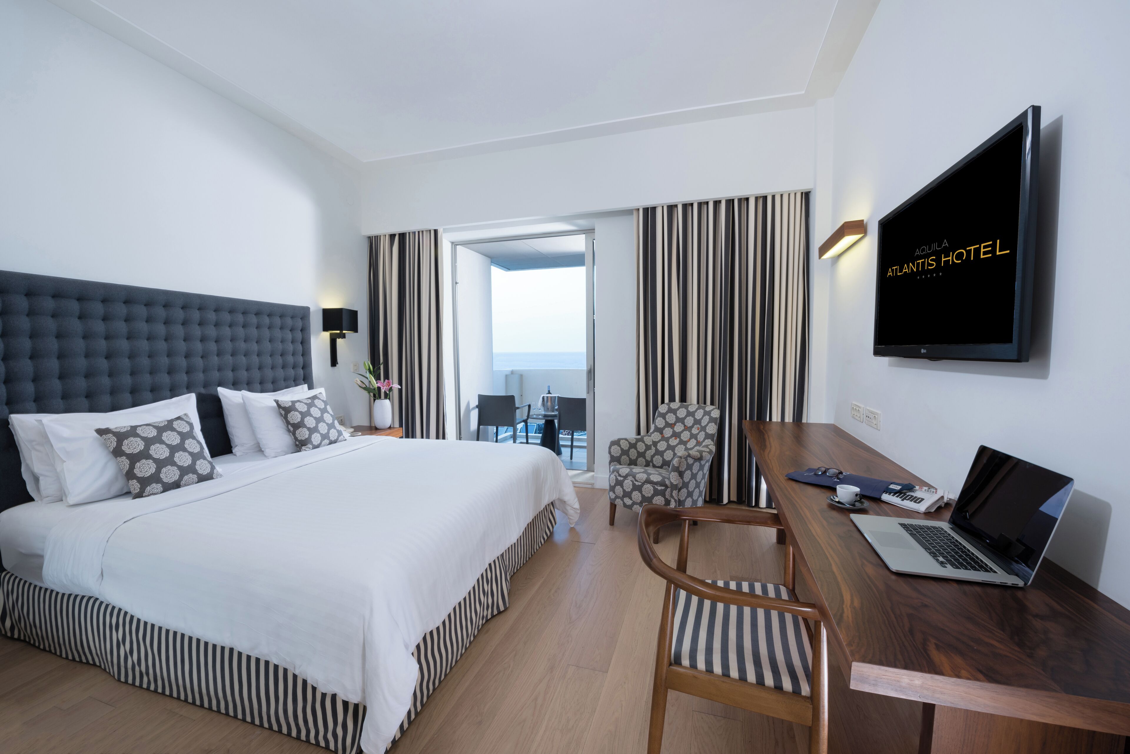  Superior Room Harbor View | Vue du balcon