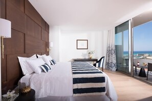 Grand Suite, Harbor View | Minibar, in-room safe, desk, soundproofing - Aquila Atlantis Hotel (Heraklion)