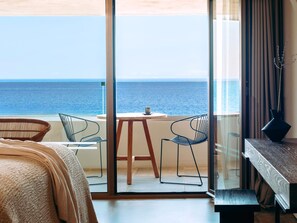 Infinity Blue Room | 1 bedroom, premium bedding, minibar, in-room safe