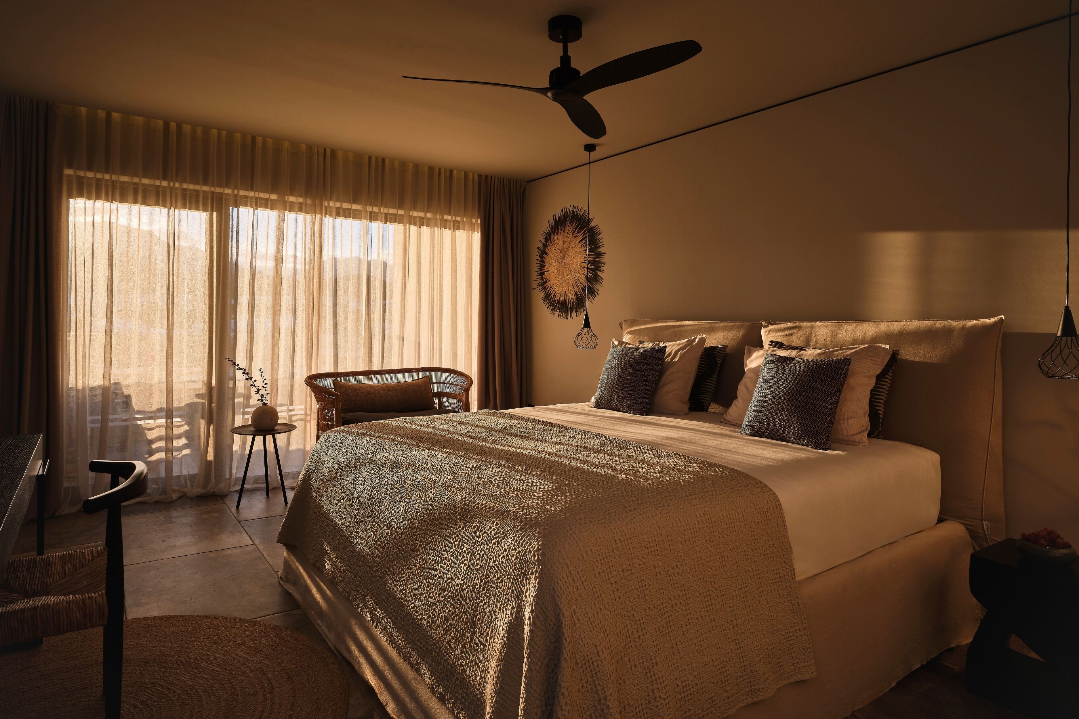 Sunset Sea View Room | Bộ đồ giường cao cấp, minibar, két bảo mật tại phòng, bàn 