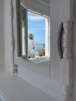Apartamento (Village View) | Roupas de cama antialérgicas, frigobar, cofres nos quartos