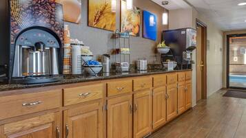 Petit déjeuner en libre-service compris tous les jours