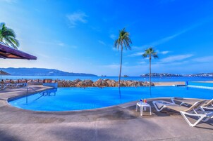 Outdoor pool, sun loungers