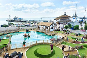 Mini-golf