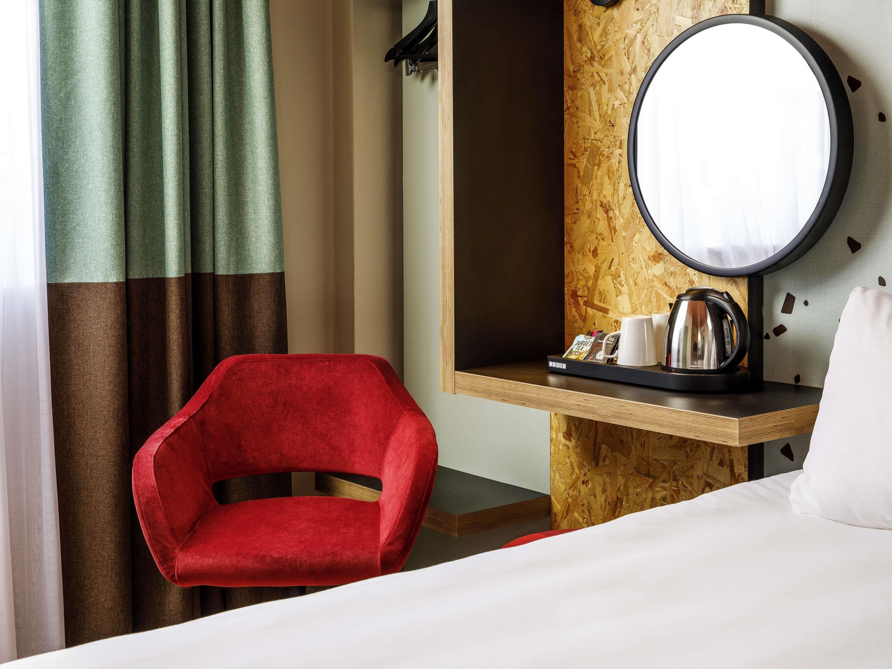 room, 1 double bed | individually furnished, desk, blackout curtains, free wifi