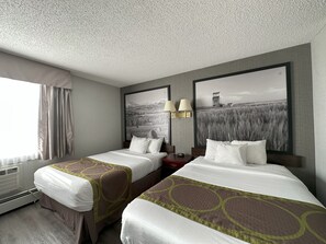 Herbergi - 2 tvíbreið rúm - reyklaust | Skrifborð, myrkratjöld/-gardínur, straujárn/strauborð