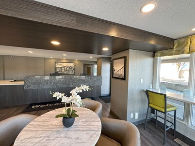 Super 8 by Wyndham Lethbridge