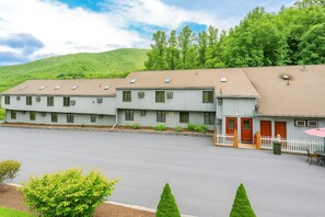 Exterior - Smoketree Lodge (Banner Elk)