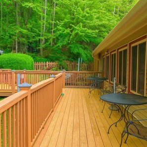 Terrace/patio - Smoketree Lodge (Banner Elk)