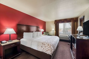 Standard Room, 1 King Bed, Non Smoking, Refrigerator & Microwave | Premium bedding, down comforters, pillowtop beds, desk