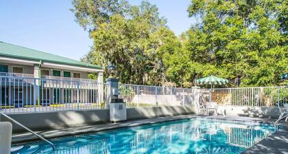 Quality Inn & Suites near Panama City Beach