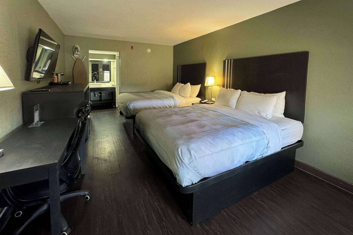 Desk, iron/ironing board, free WiFi, bed sheets