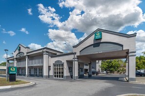 Exterior - Quality Inn & Suites near Panama City Beach (Panama City)