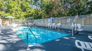 Piscina stagionale all'aperto