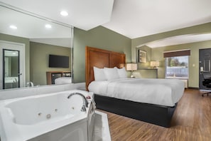 Escritorio, tabla de planchar con plancha, wifi gratis y ropa de cama