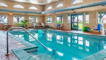Indoor pool, pool loungers