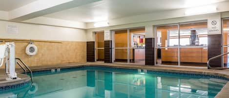 Indoor pool, sun loungers