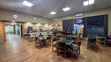 Free daily continental breakfast