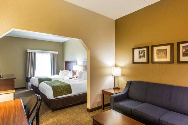 Suite, Non Smoking | 1 bedroom, premium bedding, pillowtop beds, in-room safe