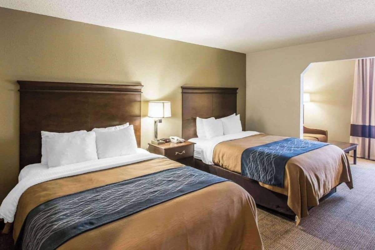 Suite, 2 Queen Beds, Non Smoking