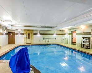 Pool - Comfort Suites Cookeville (Cookeville)