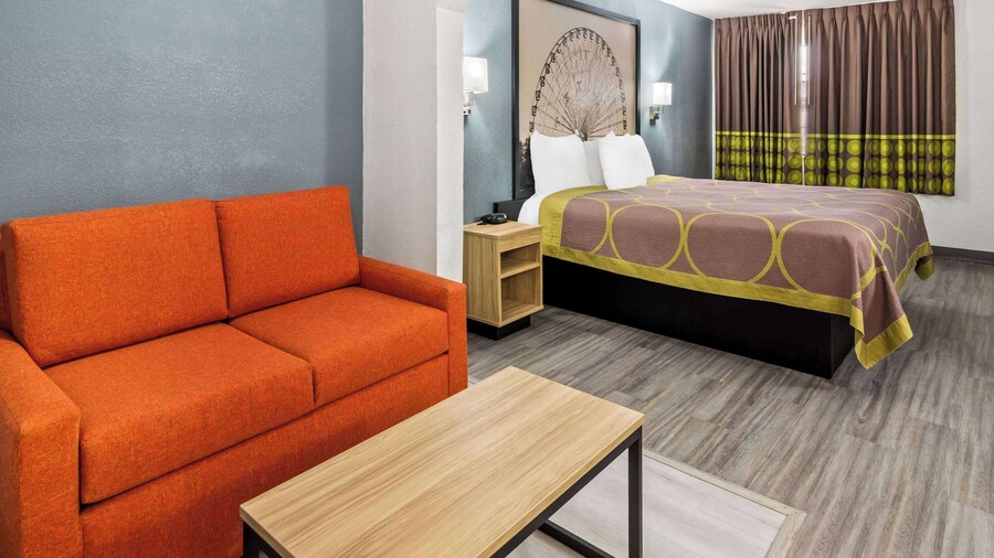 Super 8 by Wyndham Grand Prairie Southwest