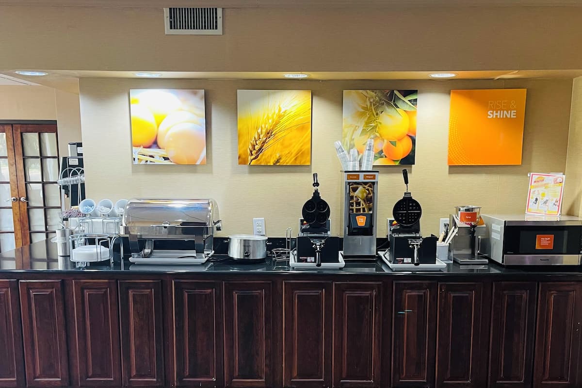 free daily continental breakfast