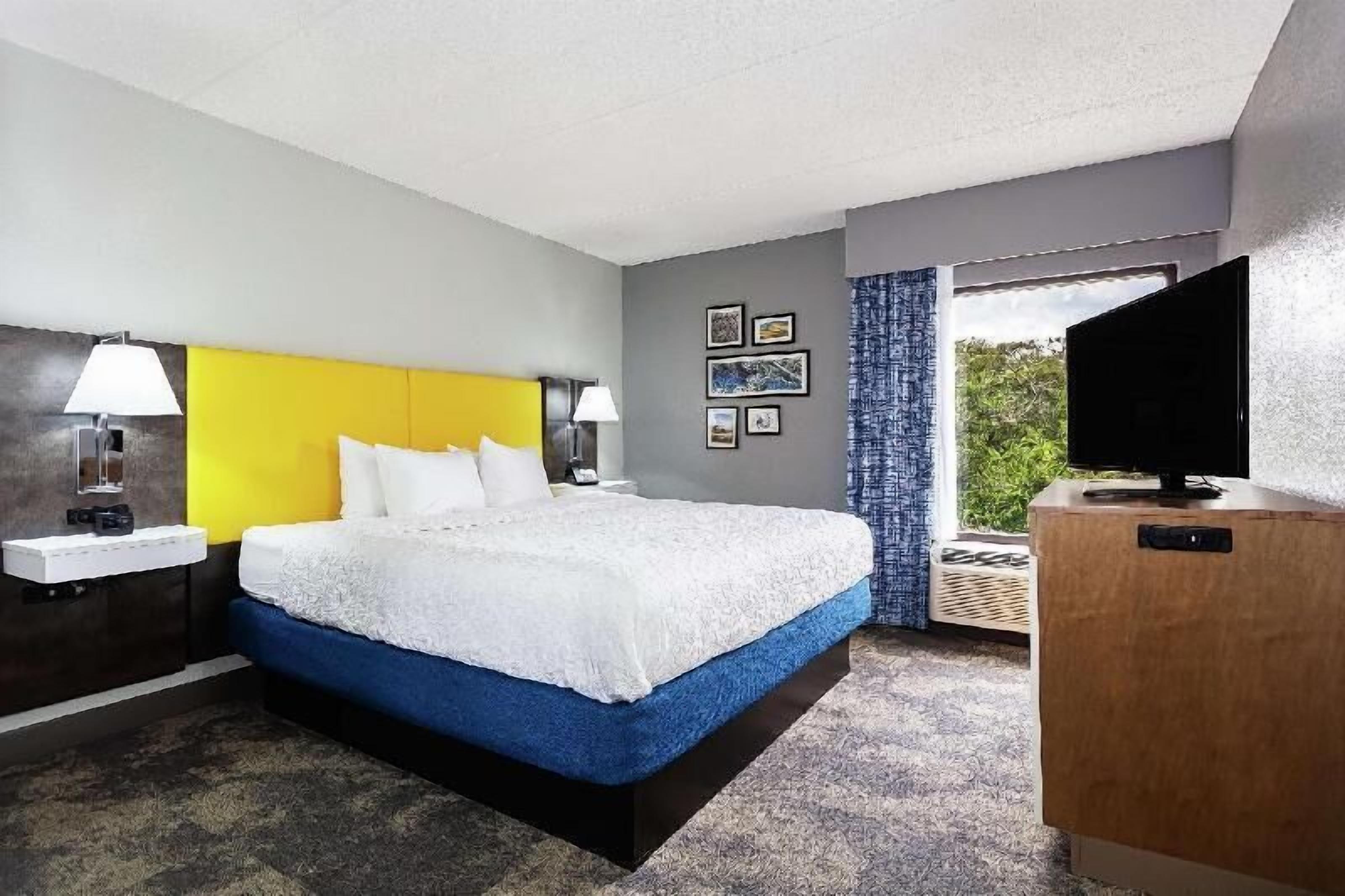 Premium bedding, down duvets, pillow-top beds, desk