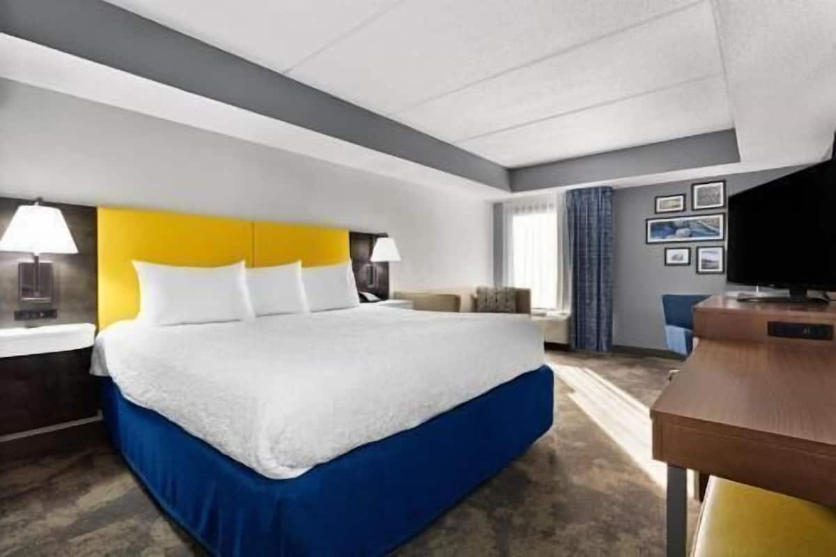 Premium bedding, down comforters, pillowtop beds, desk