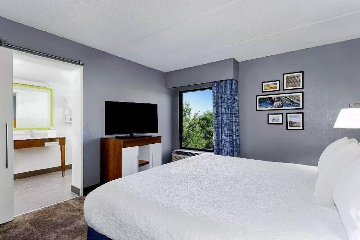 Premium bedding, down comforters, pillowtop beds, desk