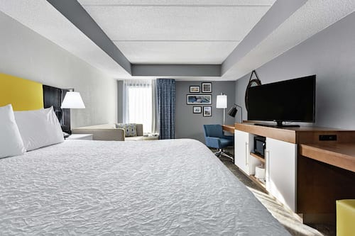 Premium bedding, down comforters, pillowtop beds, desk