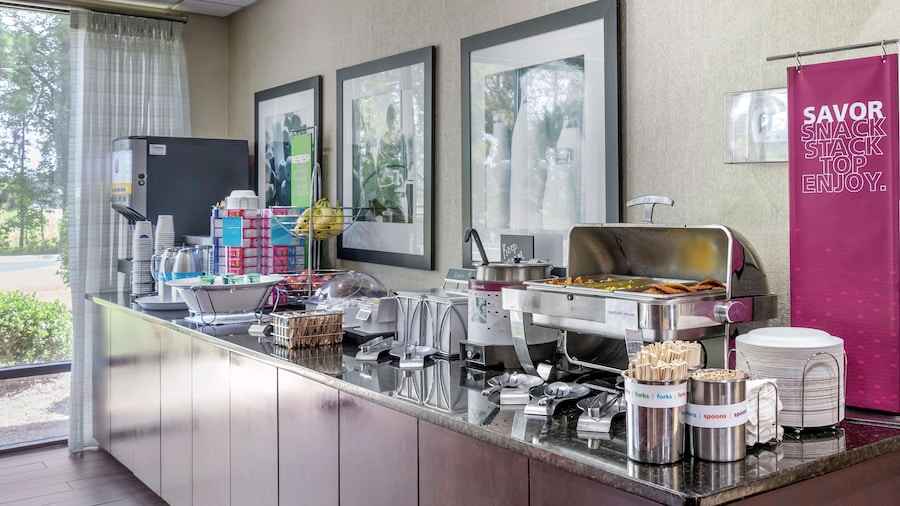 Hampton Inn Adel