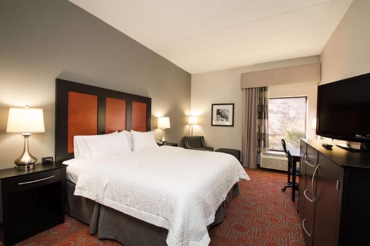 In-room safe, desk, laptop workspace, iron/ironing board