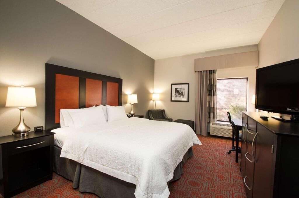 In-room safe, desk, laptop workspace, iron/ironing board