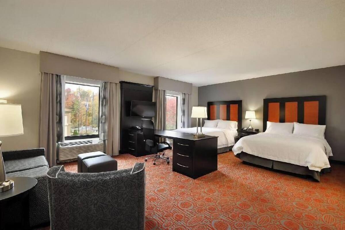 In-room safe, desk, laptop workspace, iron/ironing board